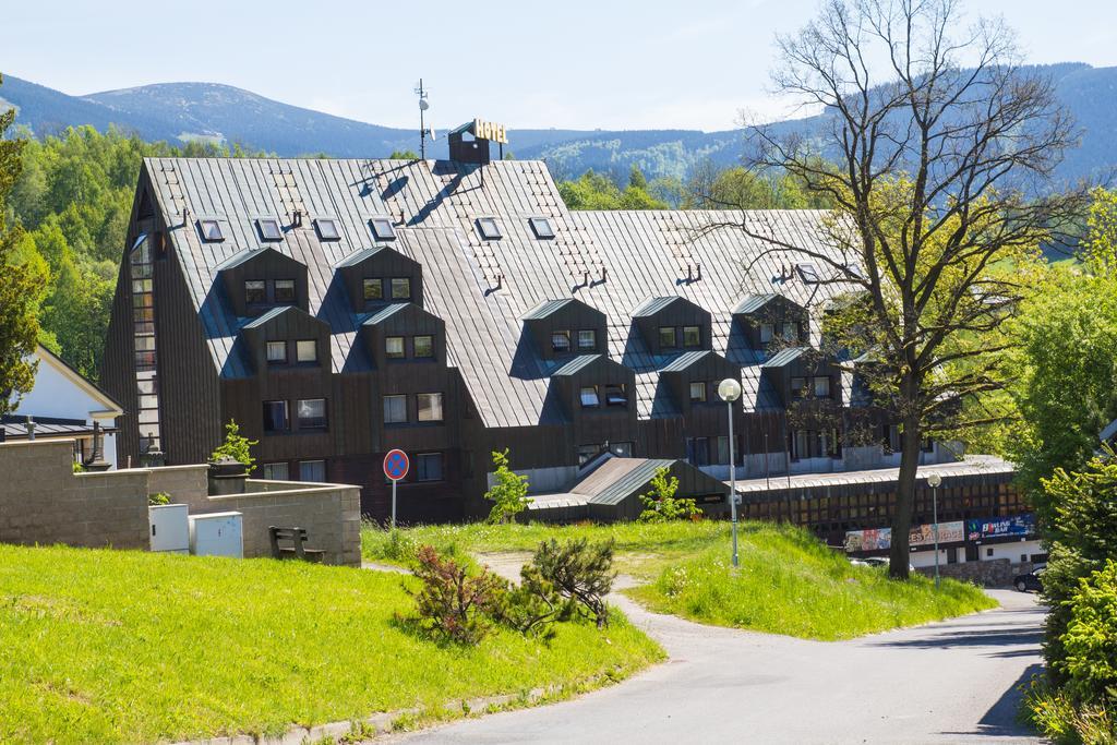 Sporthotel Bohemia Рокитніце-над-Їзероу Екстер'єр фото